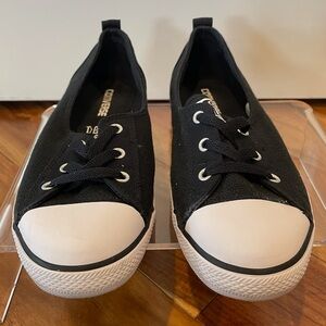 Women’s Converse Slip-On Flat Size 10